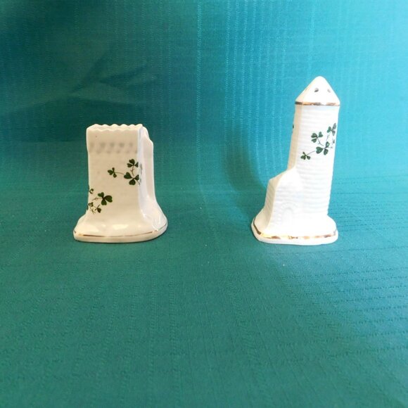 (Sold) Carrigaline Shamrock figural salt and pepper set near mint condition - Picture 1 of 8